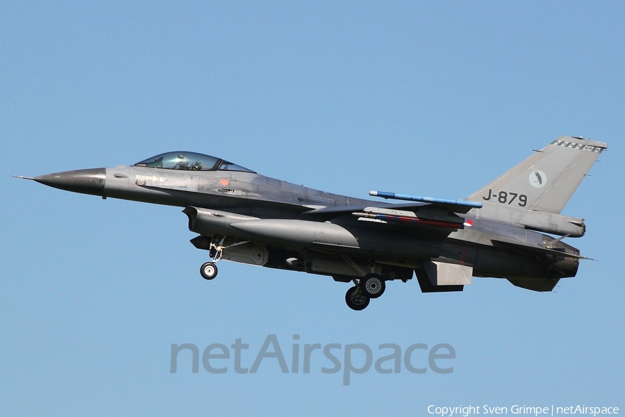 Royal Netherlands Air Force General Dynamics F-16AM Fighting Falcon (J-879) | Photo 240304