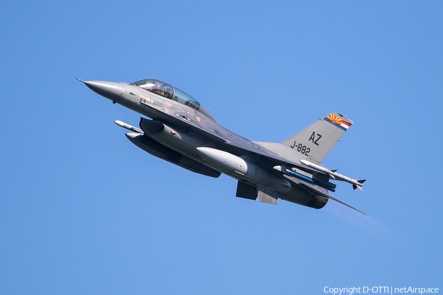 Royal Netherlands Air Force General Dynamics F-16BM Fighting Falcon (J-882) | Photo 239260