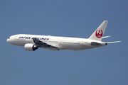 Japan Airlines - JAL Boeing 777-289 (JA009D) at  Osaka - Itami International, Japan