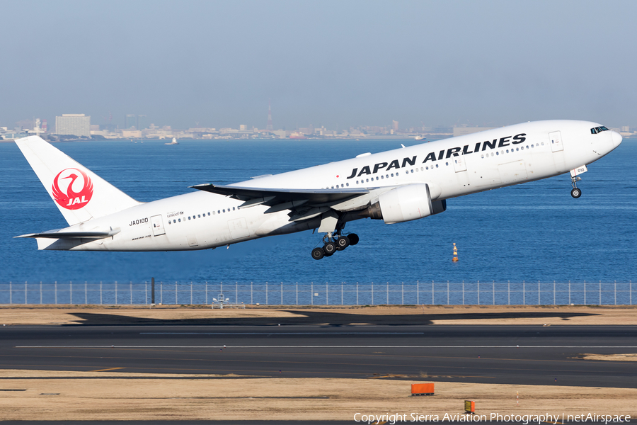 Japan Airlines - JAL Boeing 777-289 (JA010D) | Photo 328935