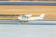 Honda Airways Cessna 172S Skyhawk SP (JA01TK) at  Oita, Japan