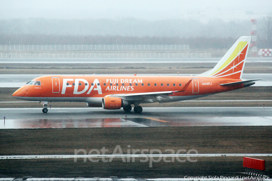 Fuji Dream Airlines Embraer ERJ-175STD (ERJ-170-200STD) (JA05FJ) | Photo 360676