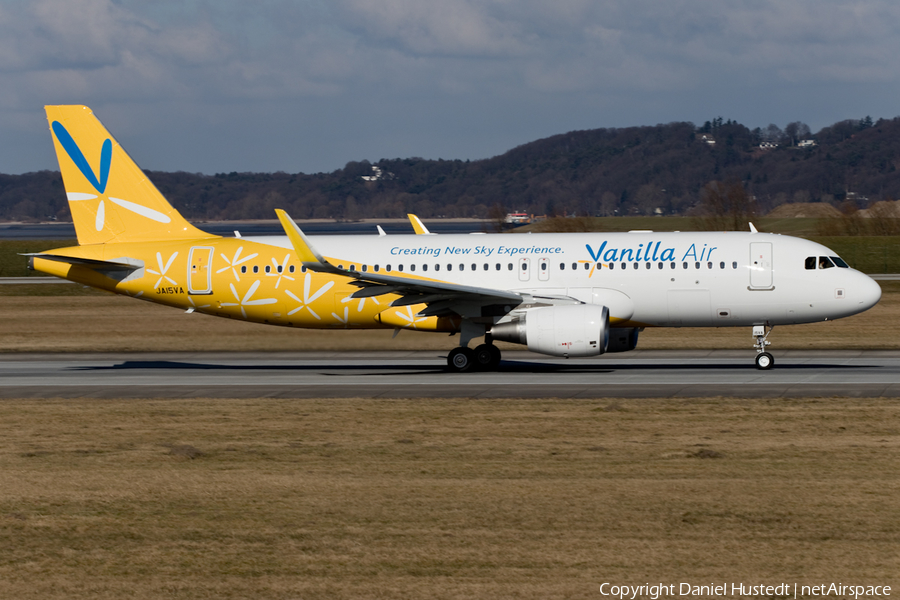 Vanilla Air Airbus A320-214 (JA15VA) | Photo 442442