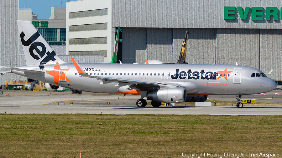 Jetstar Japan Airbus A320-232 (JA20JJ) | Photo 645915