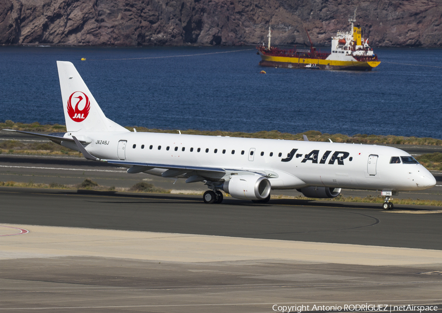 JAL - J-Air Embraer ERJ-190STD (ERJ-190-100STD) (JA246J) | Photo 156061