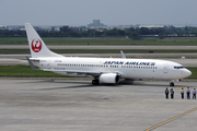 Japan Airlines - JAL Boeing 737-846 (JA312J) at  Taipei - Taoyuan, Taiwan