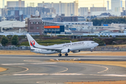 Japan Airlines - JAL Boeing 737-846 (JA337J) at  Osaka - Itami International, Japan