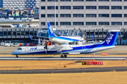 ANA Wings Bombardier DHC-8-402Q (JA462A) at  Osaka - Itami International, Japan