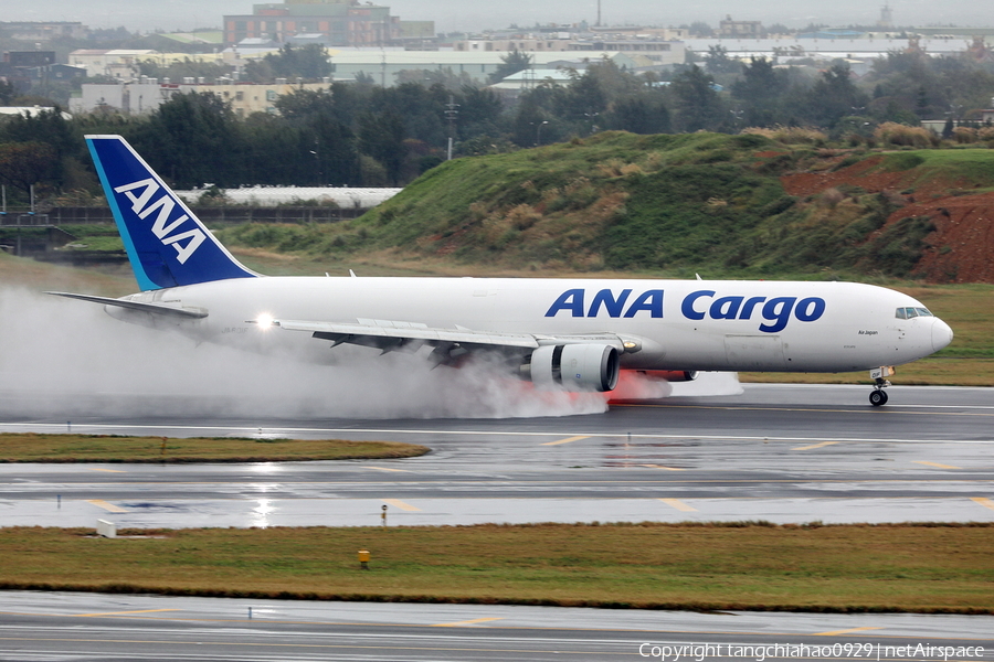 All Nippon Airways Cargo - ANA Cargo Boeing 767-381(F) (JA601F) | Photo 486747