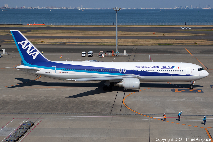 All Nippon Airways - ANA Boeing 777-381(ER) (JA611A) | Photo 380090