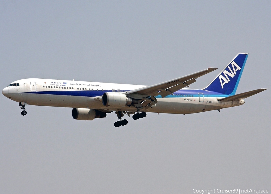 All Nippon Airways - ANA Boeing 777-381(ER) (JA611A) | Photo 60105