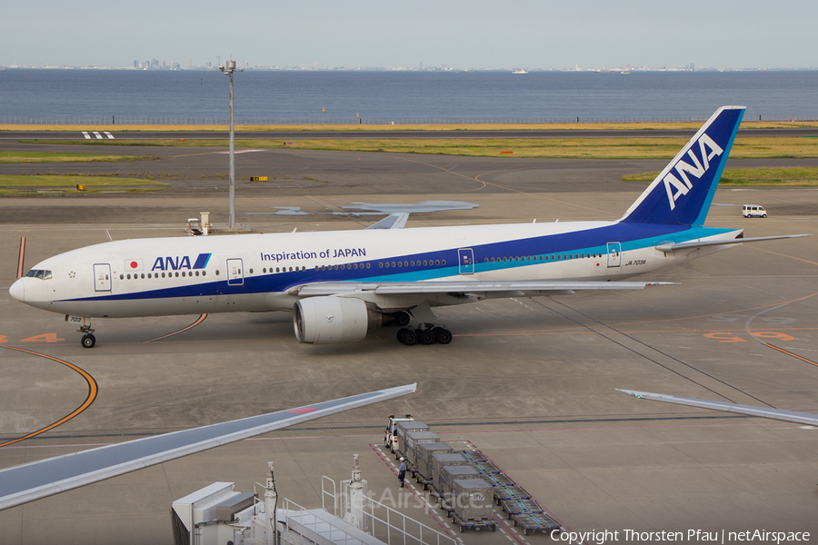 All Nippon Airways - ANA Boeing 777-281 (JA703A) | Photo 78742