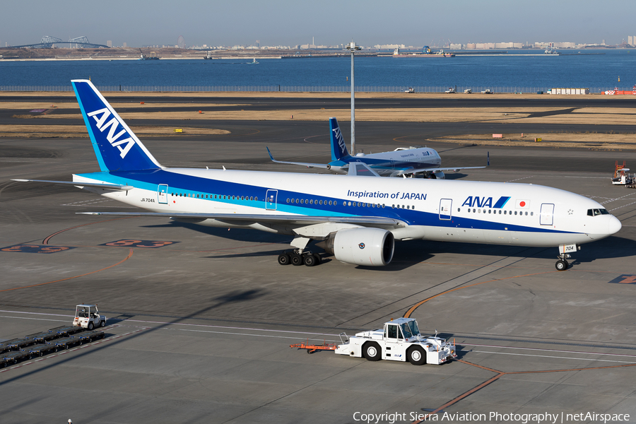 All Nippon Airways - ANA Boeing 777-281 (JA704A) | Photo 329014