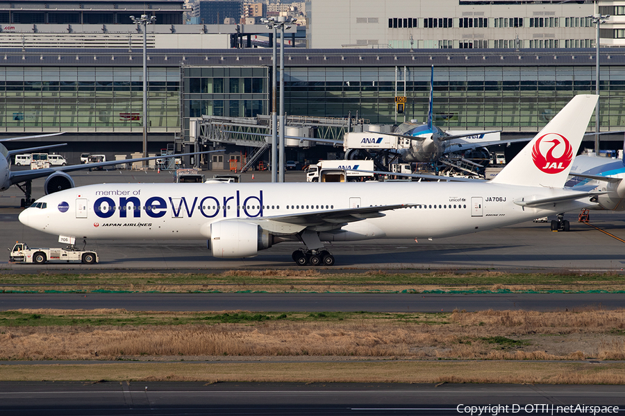 Japan Airlines - JAL Boeing 777-246(ER) (JA706J) | Photo 389171