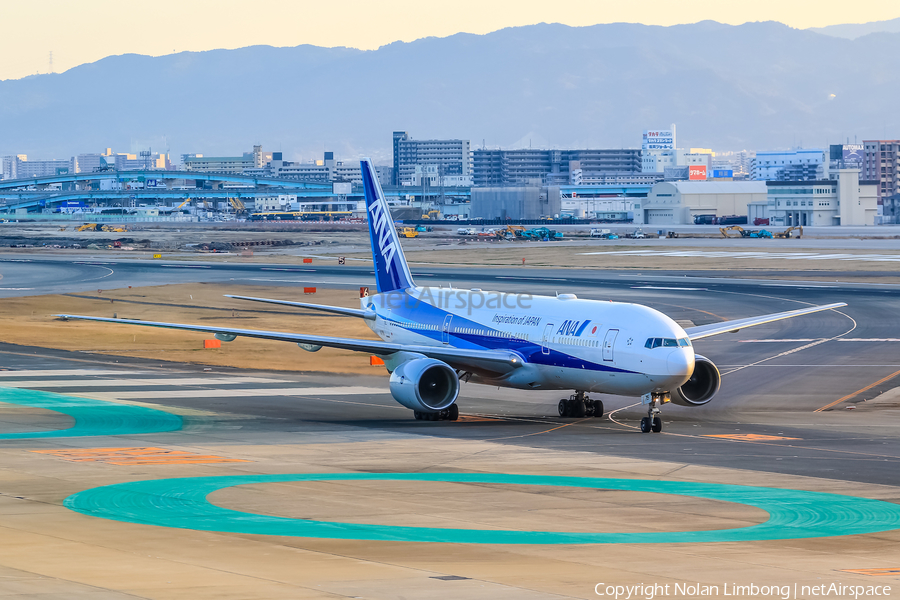 All Nippon Airways - ANA Boeing 777-281(ER) (JA715A) | Photo 598951