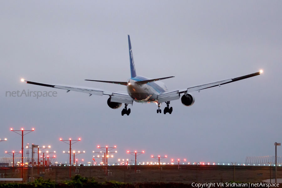 All Nippon Airways - ANA Boeing 777-281(ER) (JA716A) | Photo 15022