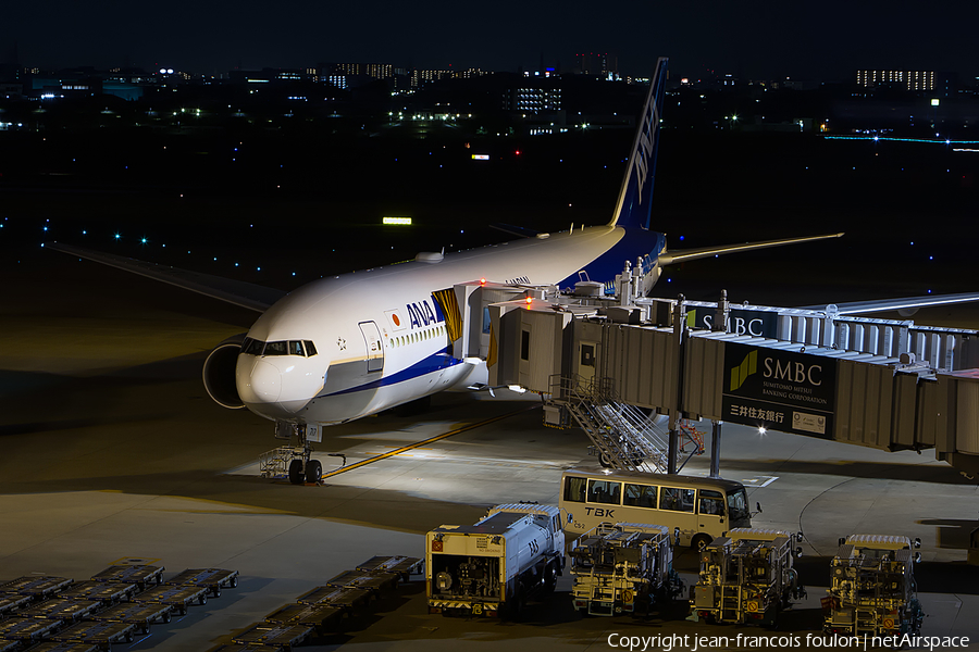 All Nippon Airways - ANA Boeing 777-281(ER) (JA717A) | Photo 170590