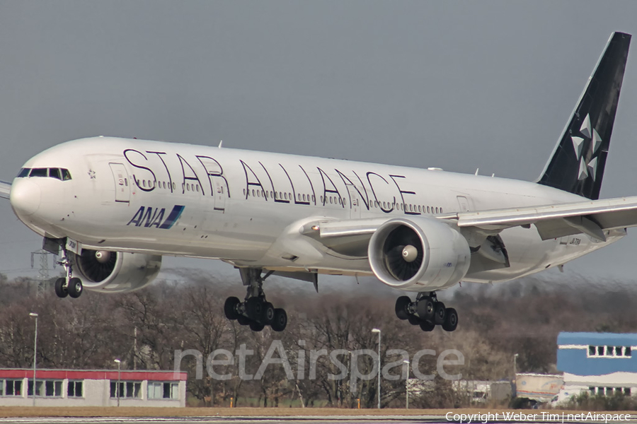 All Nippon Airways - ANA Boeing 777-381(ER) (JA731A) | Photo 140885