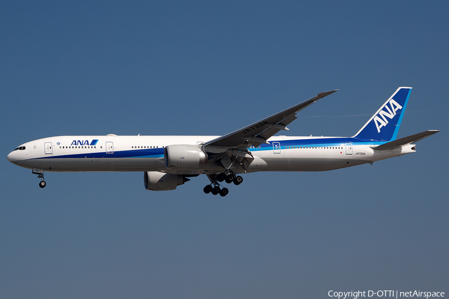All Nippon Airways - ANA Boeing 777-381(ER) (JA733A) | Photo 182982