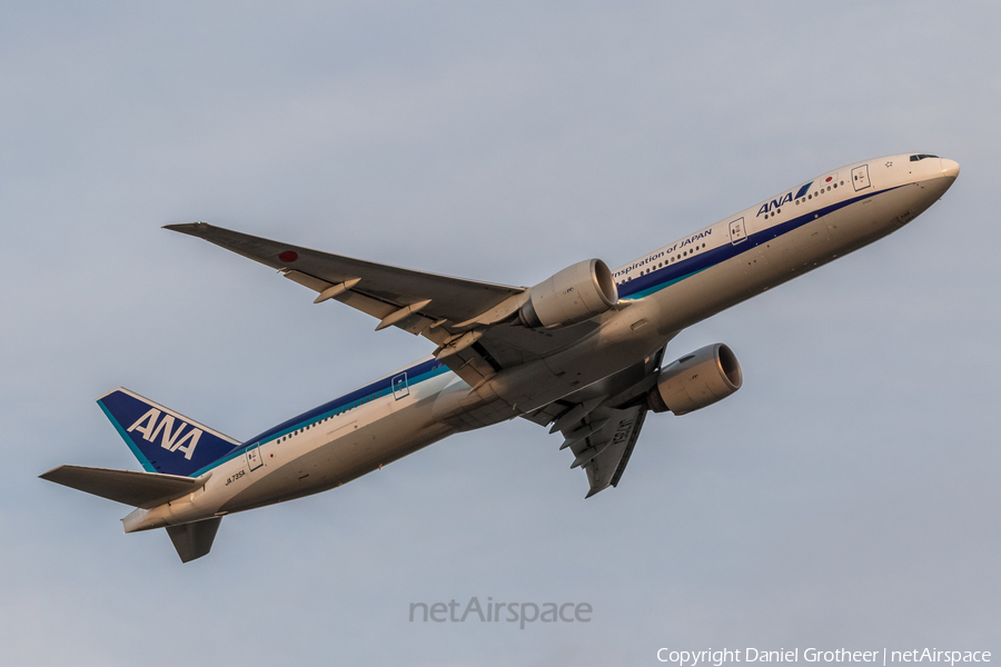 All Nippon Airways - ANA Boeing 777-381(ER) (JA735A) | Photo 88708