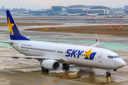 Skymark Airlines Boeing 737-86N (JA737Q) at  Fukuoka, Japan