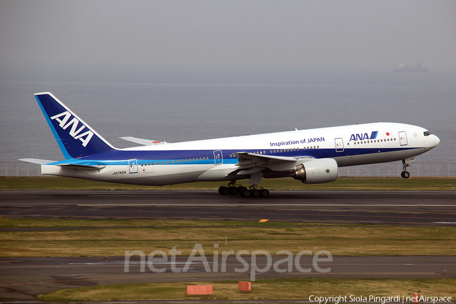 All Nippon Airways - ANA Boeing 777-281(ER) (JA742A) | Photo 361166