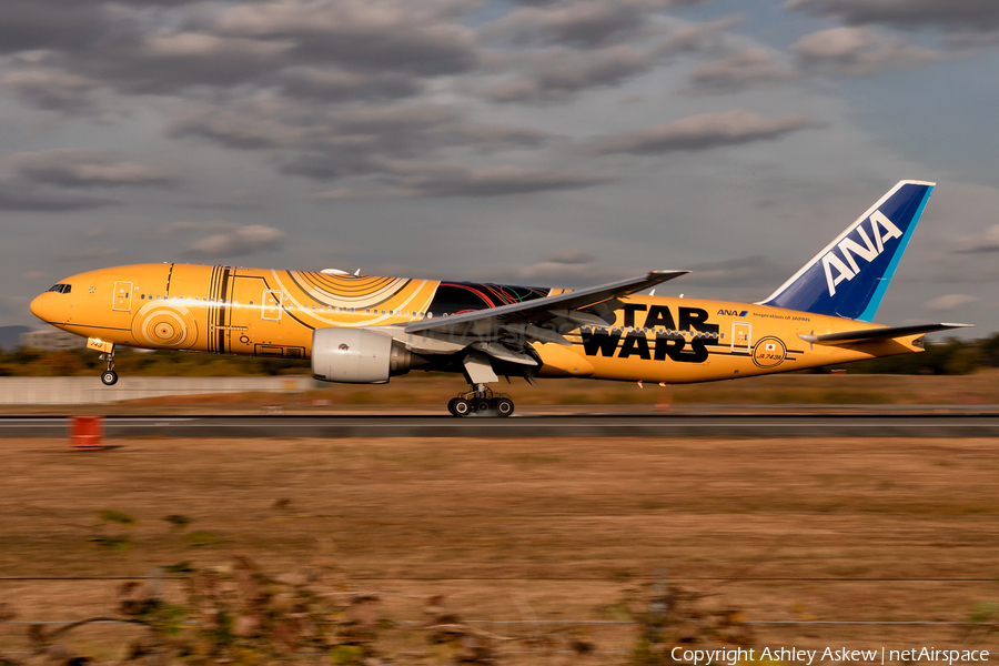 All Nippon Airways - ANA Boeing 777-281(ER) (JA743A) | Photo 377900