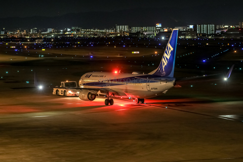 All Nippon Airways - ANA Boeing 737-881 (JA75AN) at  Fukuoka, Japan