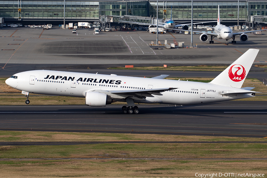 Japan Airlines - JAL Boeing 777-246 (JA772J) | Photo 389180