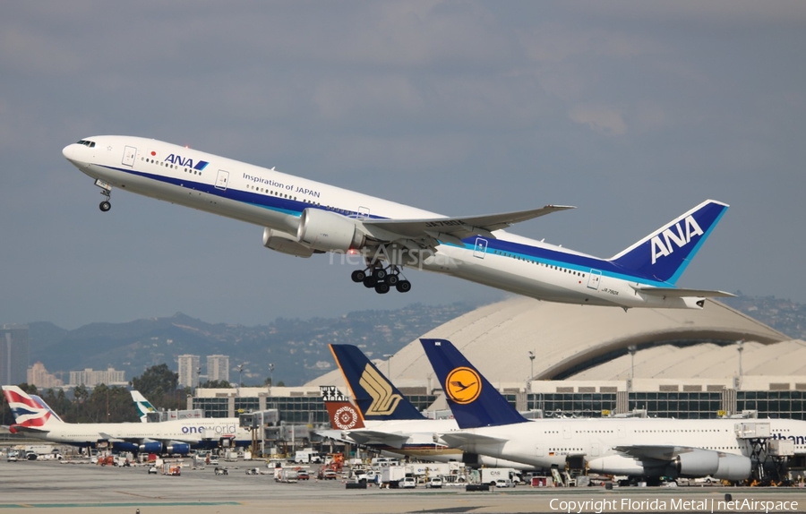 All Nippon Airways - ANA Boeing 777-381(ER) (JA780A) | Photo 548766