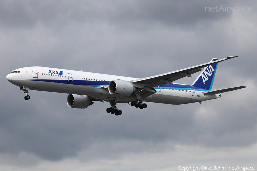 All Nippon Airways - ANA Boeing 777-381(ER) (JA780A) | Photo 58316