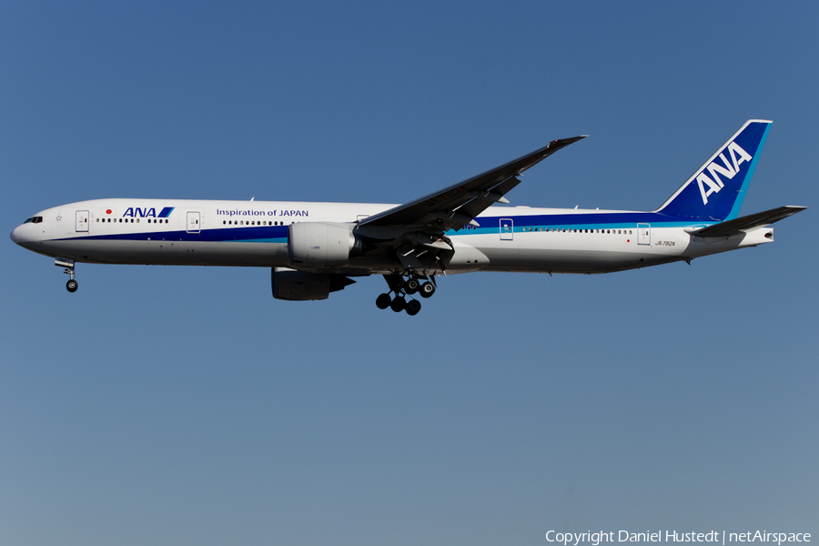 All Nippon Airways - ANA Boeing 777-381(ER) (JA782A) | Photo 446754