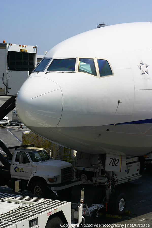 All Nippon Airways - ANA Boeing 777-381(ER) (JA782A) | Photo 991