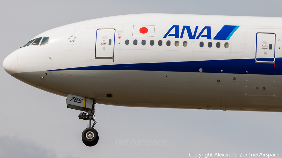 All Nippon Airways - ANA Boeing 777-381(ER) (JA785A) | Photo 454518