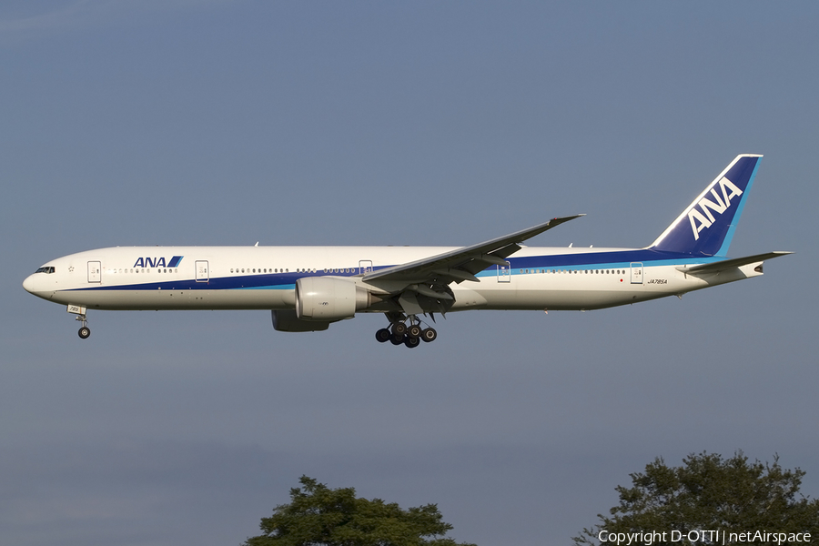 All Nippon Airways - ANA Boeing 777-381(ER) (JA785A) | Photo 419492