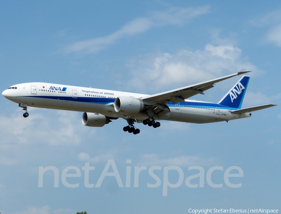 All Nippon Airways - ANA Boeing 777-381(ER) (JA786A) | Photo 127867