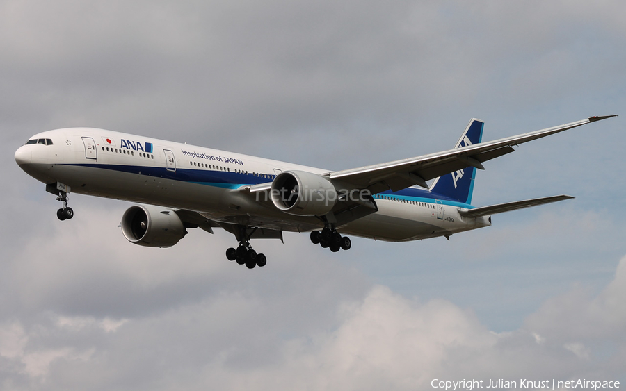 All Nippon Airways - ANA Boeing 777-381(ER) (JA786A) | Photo 151059