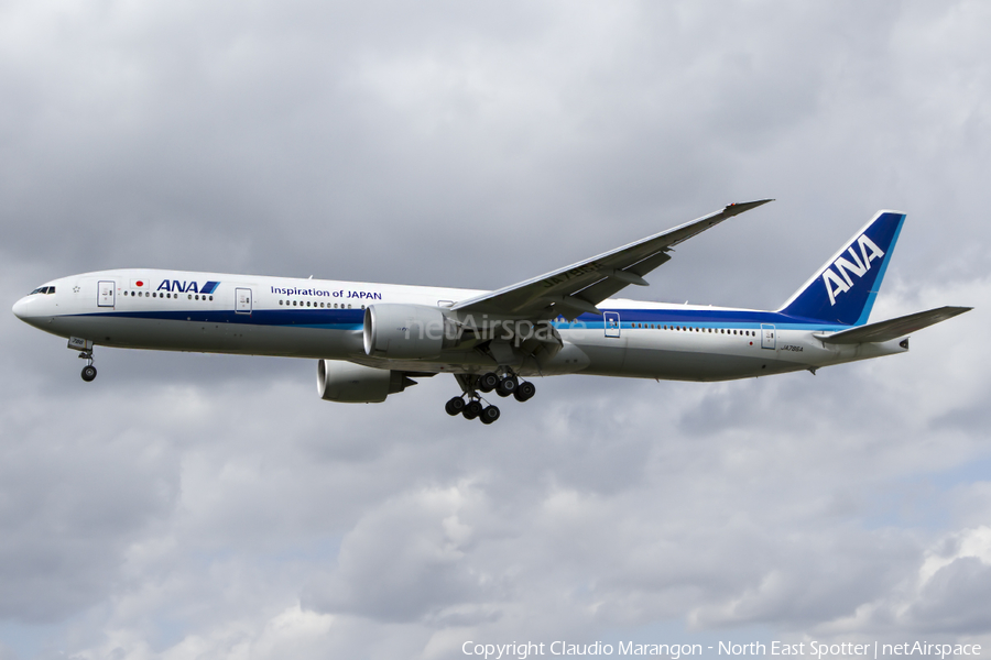 All Nippon Airways - ANA Boeing 777-381(ER) (JA786A) | Photo 98589