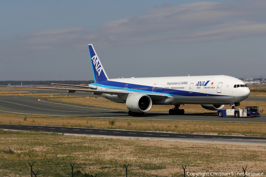 All Nippon Airways - ANA Boeing 777-381(ER) (JA790A) | Photo 249856