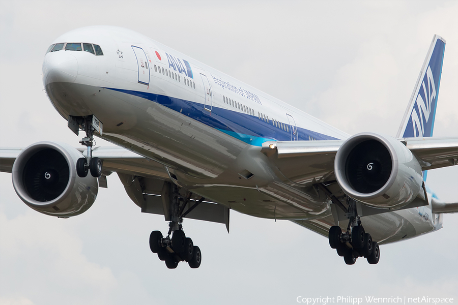 All Nippon Airways - ANA Boeing 777-381(ER) (JA790A) | Photo 193950