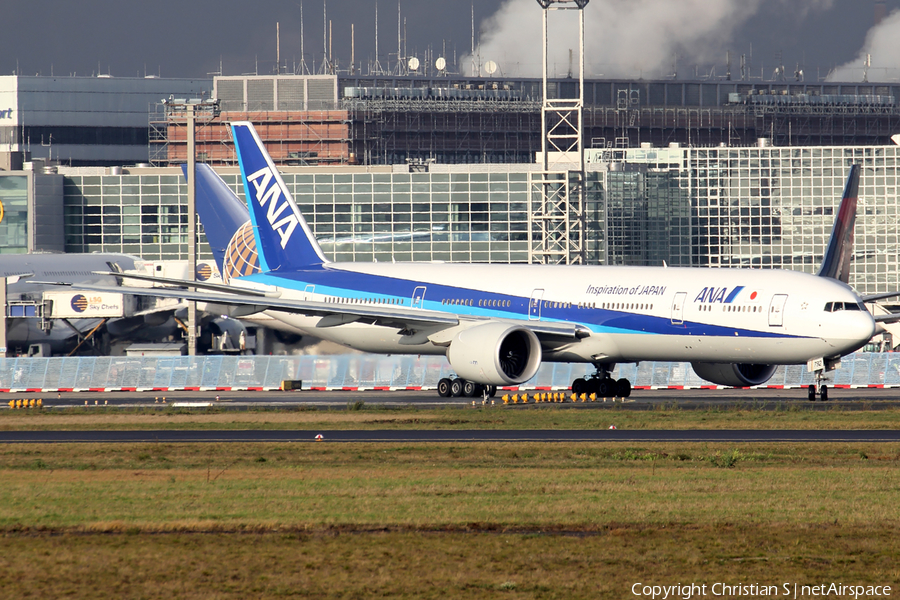 All Nippon Airways - ANA Boeing 777-381(ER) (JA792A) | Photo 96971