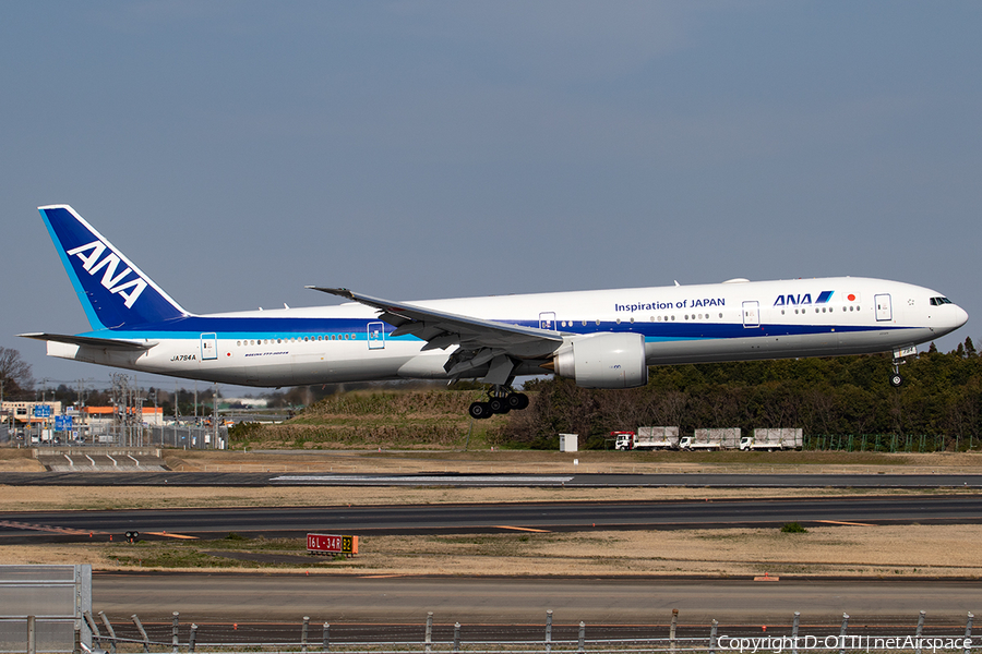 All Nippon Airways - ANA Boeing 777-381(ER) (JA794A) | Photo 391111