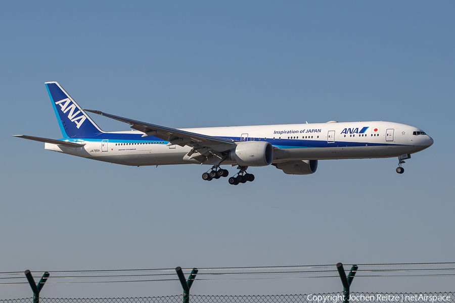 All Nippon Airways - ANA Boeing 777-381(ER) (JA795A) | Photo 436460