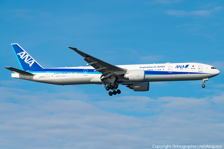 All Nippon Airways - ANA Boeing 777-381(ER) (JA797A) | Photo 650697