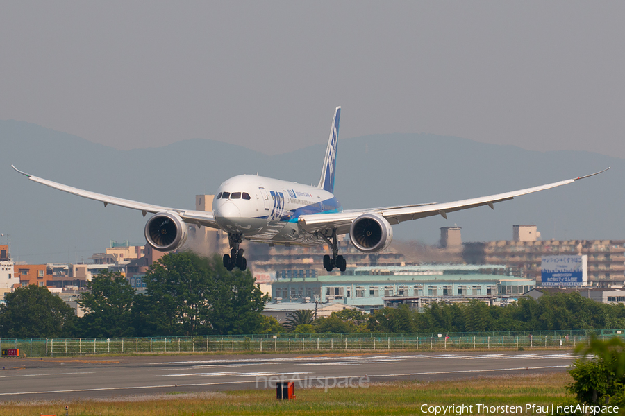 All Nippon Airways - ANA Boeing 787-8 Dreamliner (JA817A) | Photo 77579