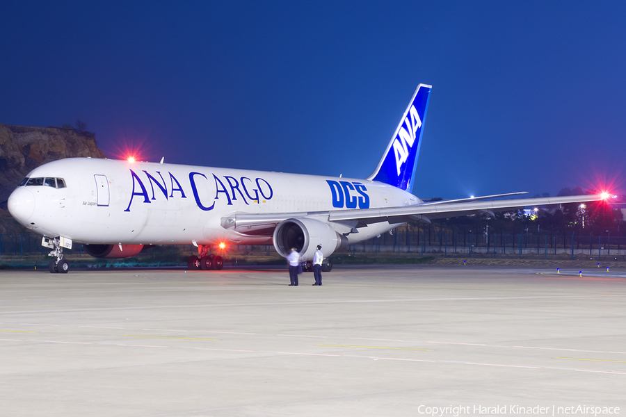 All Nippon Airways Cargo - ANA Cargo Boeing 767-381(ER)(BCF) (JA8323) | Photo 307073