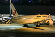 Japan Airlines - JAL Boeing 787-8 Dreamliner (JA832J) at  Tokyo - Haneda International, Japan
