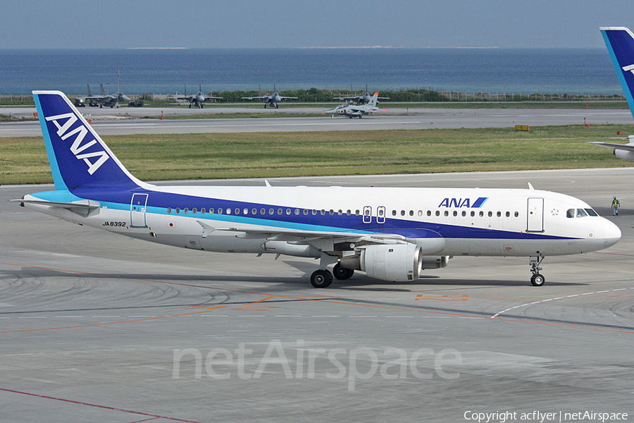 All Nippon Airways - ANA Airbus A320-211 (JA8392) | Photo 281792