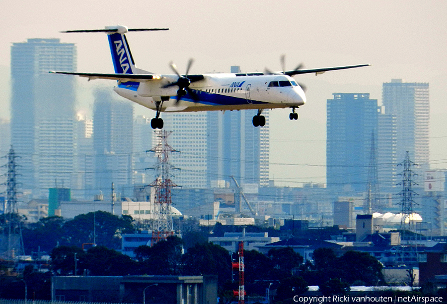 ANA Wings Bombardier DHC-8-402Q (JA844A) | Photo 393672