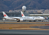 Japan Airlines - JAL Boeing 787-8 Dreamliner (JA848J) at  Osaka - Itami International, Japan
